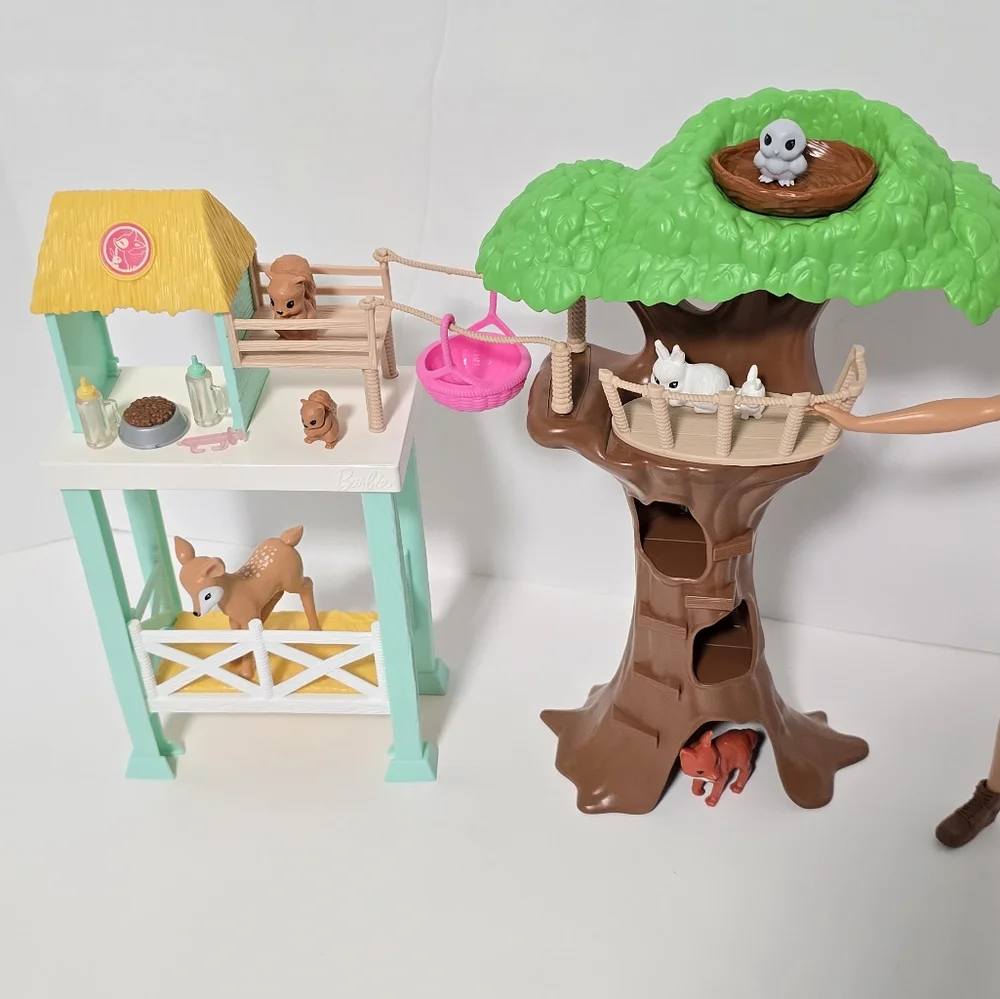 Barbie Animal Rescuer Doll Playset - FCP78 Vet Doll And Treehouse Animals - Picture 6 of 16